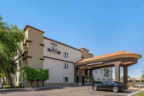 Гостиница Windmill Suites Surprise - Phoenix, Ascend Hotel Collection в Глендейле