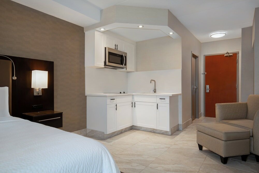 Фото Holiday Inn Express Hotel & Suites Barrie, an Ihg Hotel