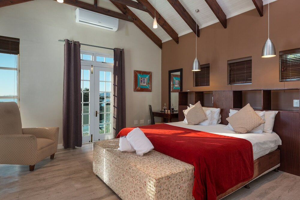 Фото Manor on the Bay