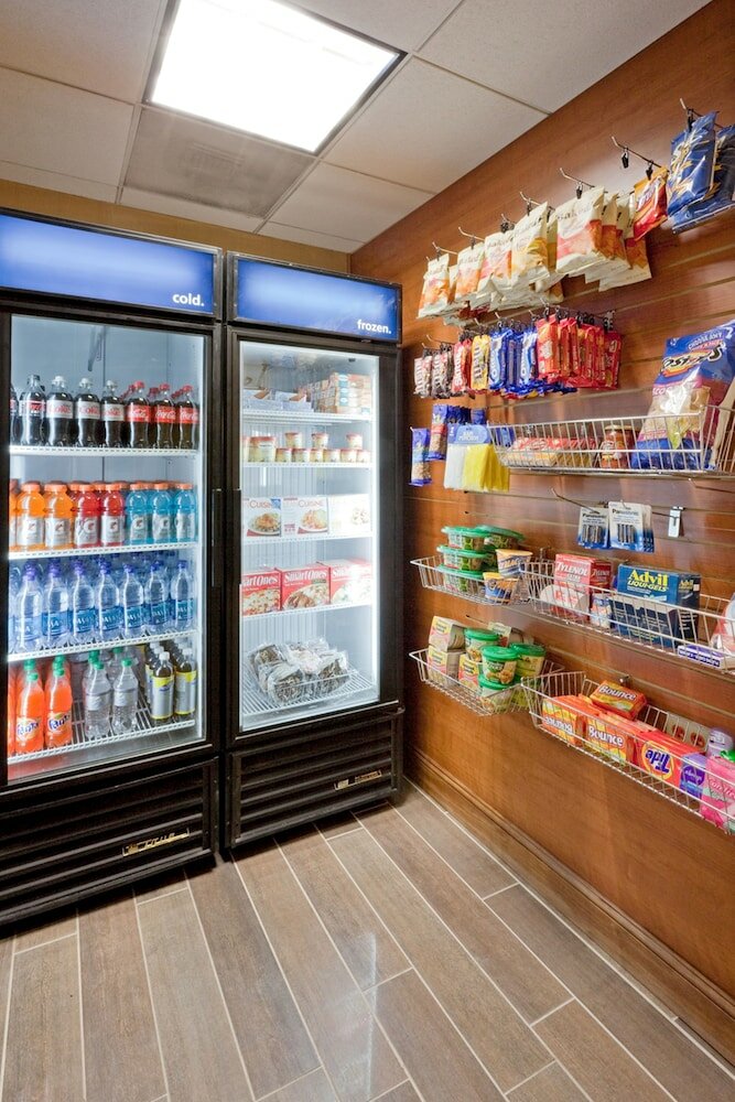 Фото Hampton Inn Boston - Logan Airport