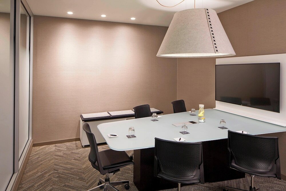 Фото Ac Hotel by Marriott Portland Downtown