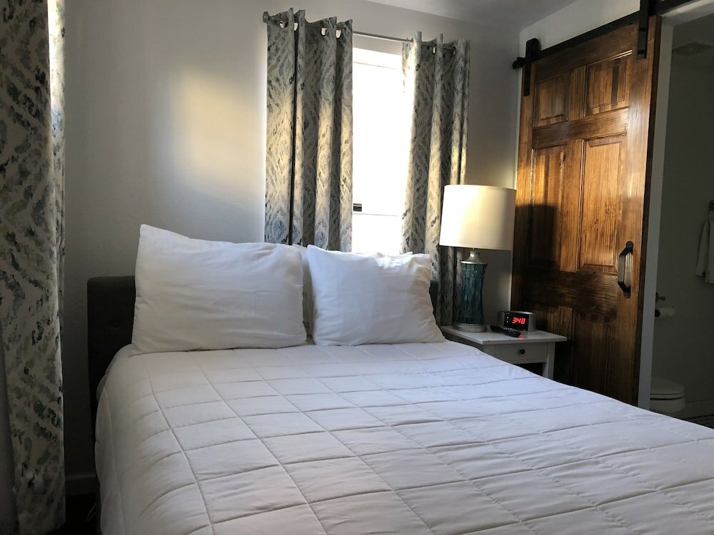 Фото Seacrest Inn