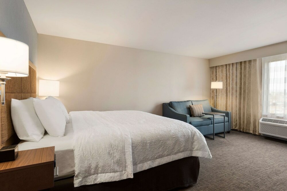 Фото Hampton Inn Lincoln Airport