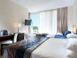Гостиница Mercure Rimini Lungomare