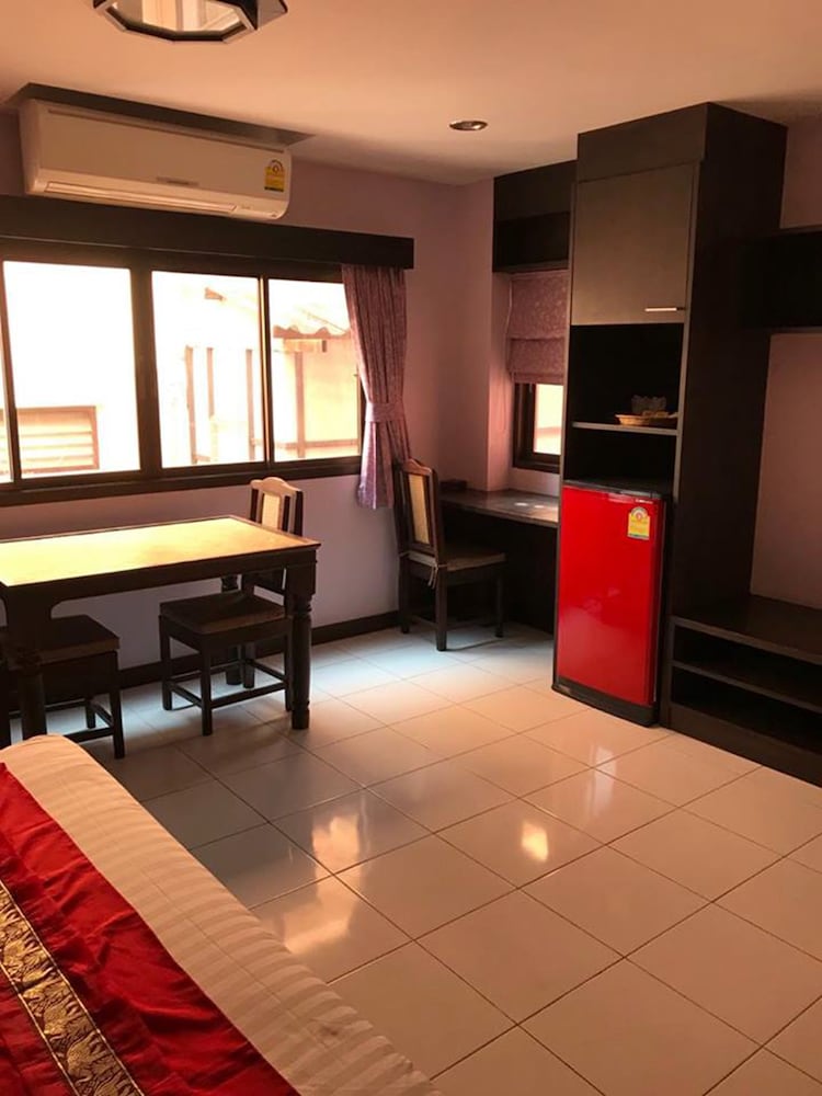 Фото Zip Lounge & Apartments