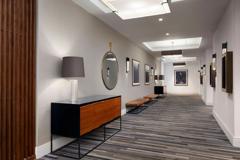 Фото Hilton Nashville Airport