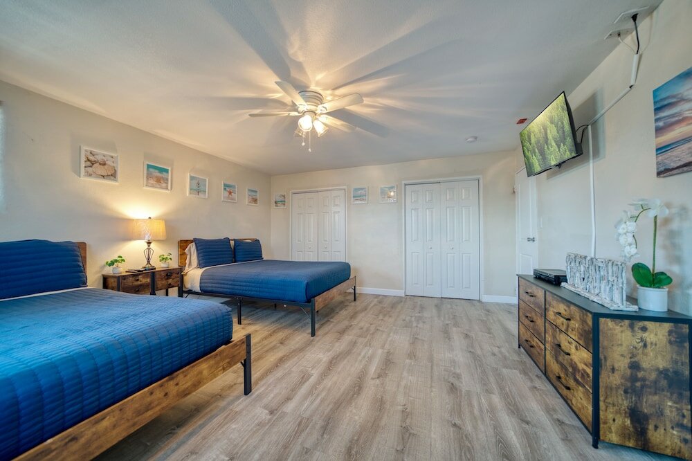 Фото Camelot Beach Suites