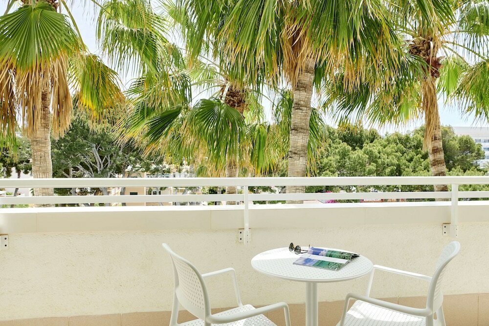 Фото Iberostar Waves Cristina