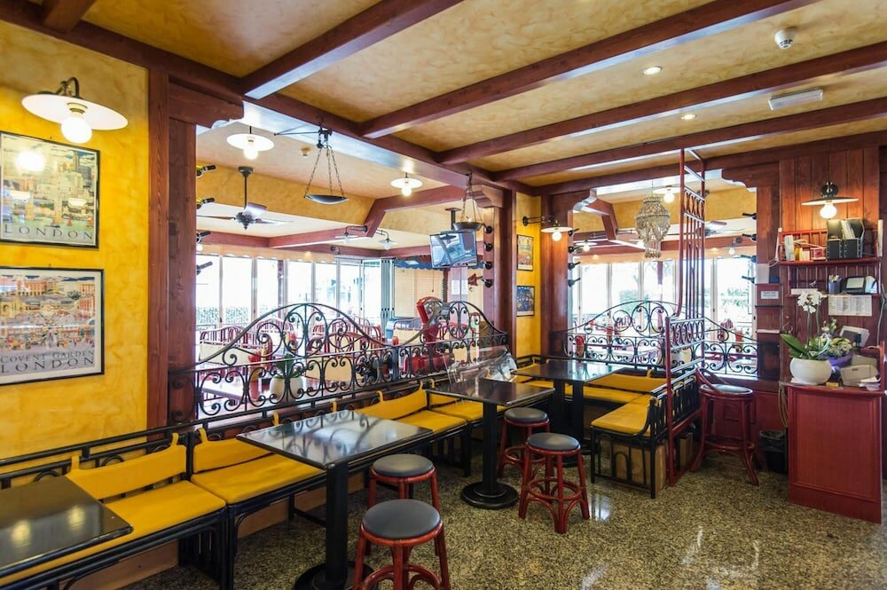 Фото Hotel Christian