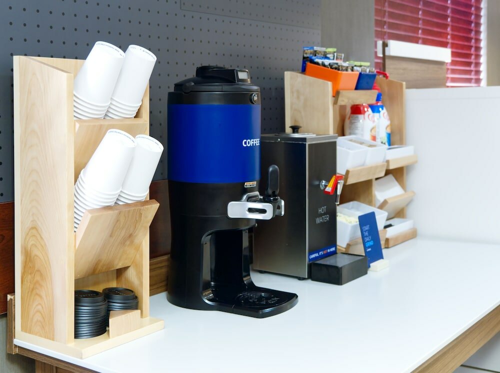 Фото Holiday Inn Express and Suites Edmonton North