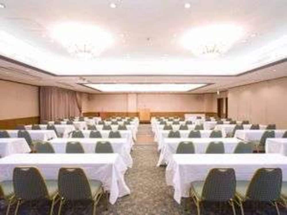 Фото Kochi Sunrise Hotel