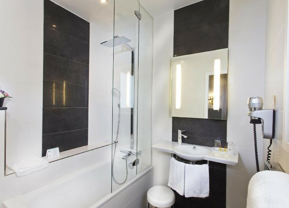 Фото Hotel St Pétersbourg Opéra & SPA