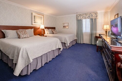 Гостиница The Red Coach Inn в Ниагара-Фолс