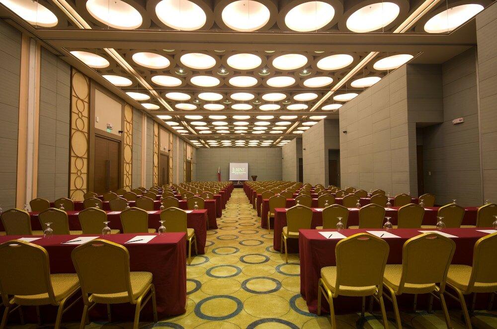 Фото Luxent Hotel