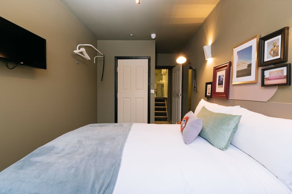 Фото The Warwick by Aura Collection