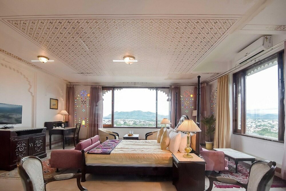 Фото Hotel Raj Kuber