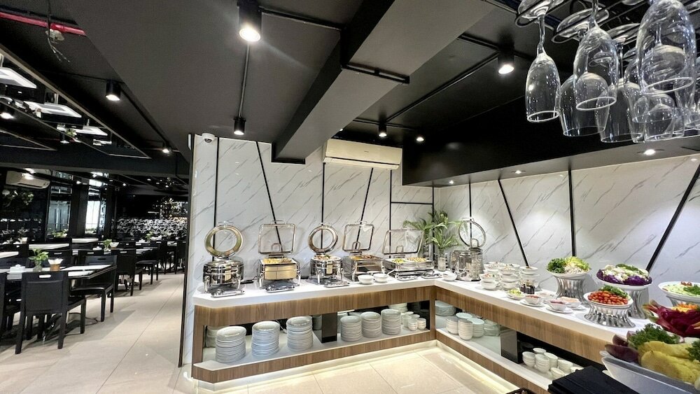 Фото Queen Ann Hotel