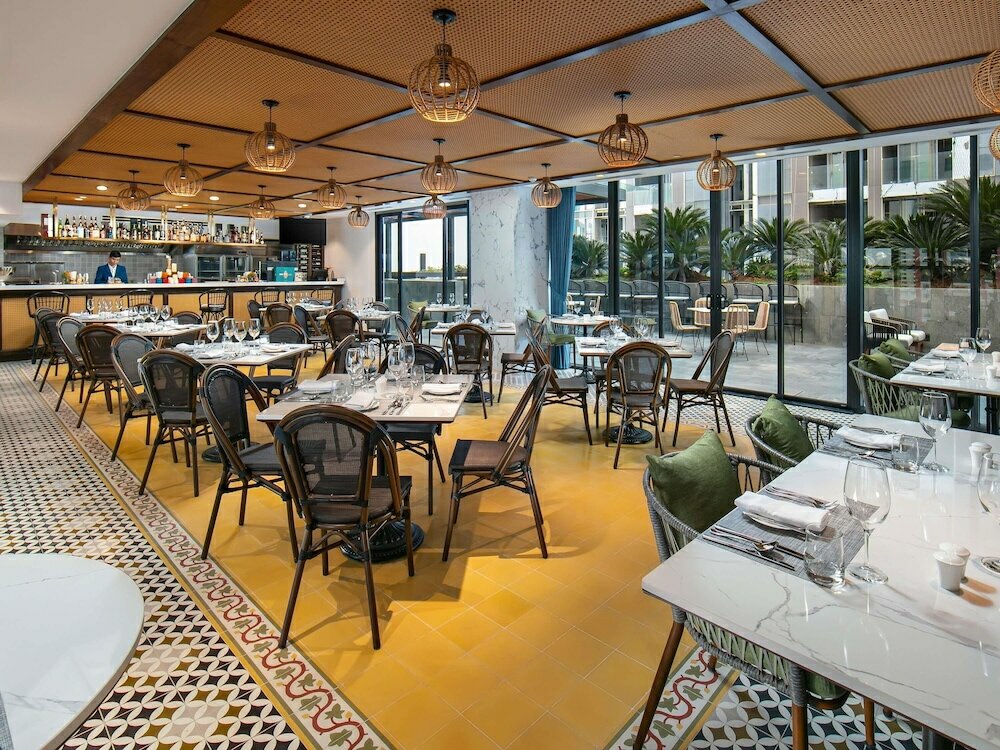 Фото Mövenpick Living West Hanoi