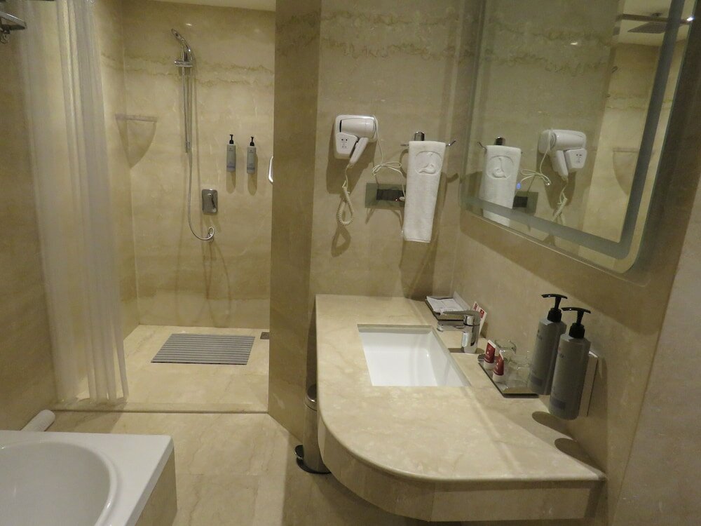 Фото Lords Plaza, Surat