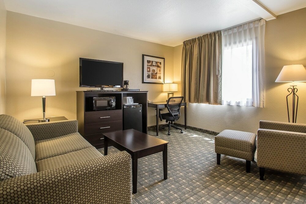 Фото Quality Inn & Suites Decorah