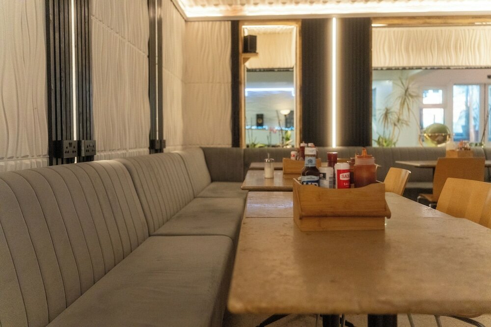 Фото Abbey Point Hotel