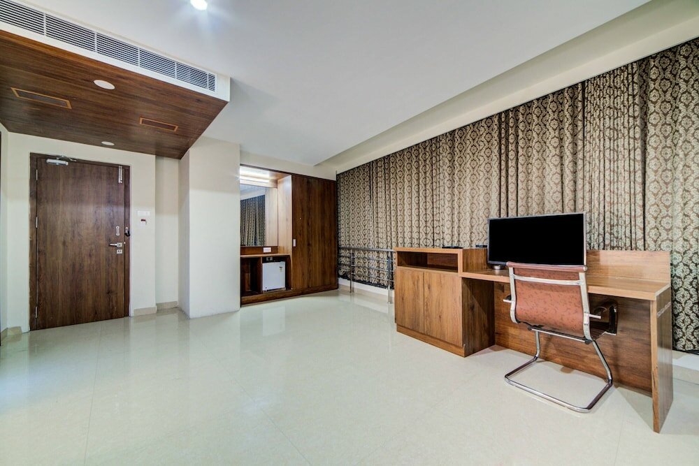 Фото Capital O 23502 Hotel Millennium Grand