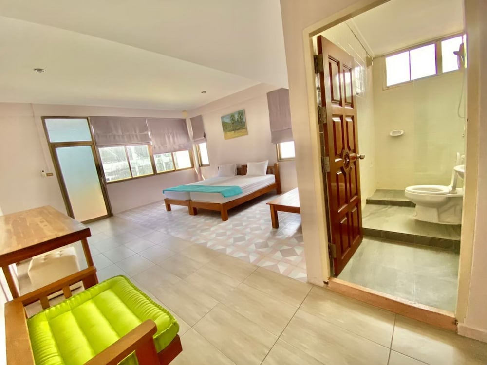 Фото No. 7 Guest House