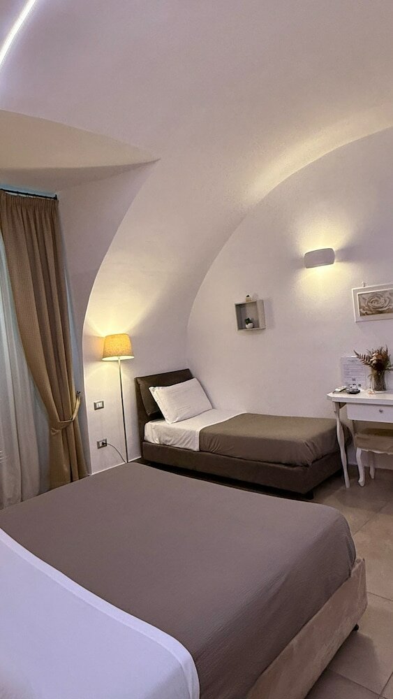 Фото Chiaia Suites