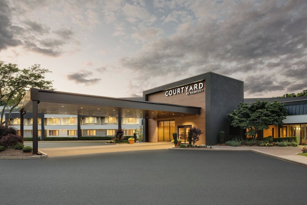 Фото Courtyard by Marriott Hartford Cromwell
