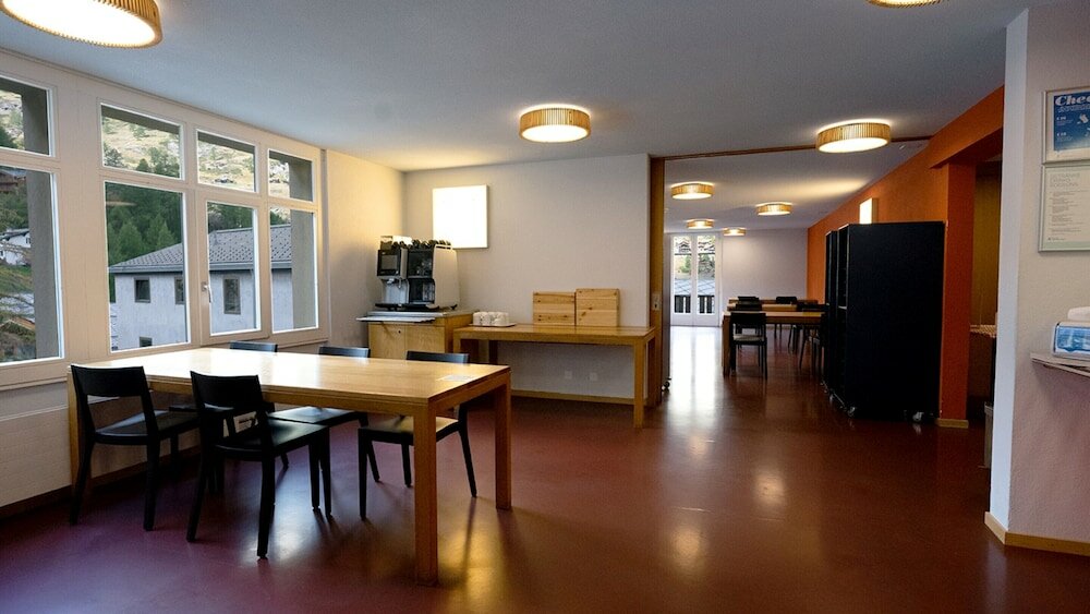 Фото Youth Hostel Zermatt