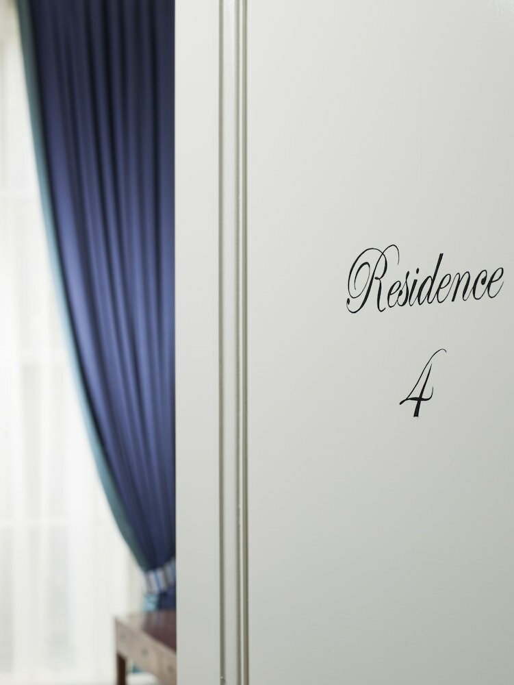 Фото Carlton Ambassador Hotel