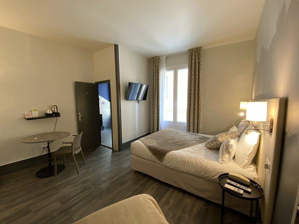 Фото Majestic Hotel