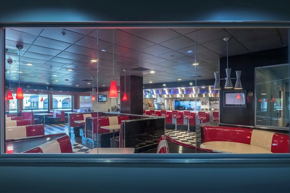 Фото Renaissance Reno Downtown Hotel & SPA