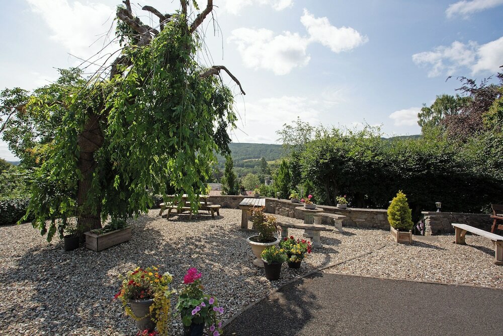 Фото Rosemount Hotel