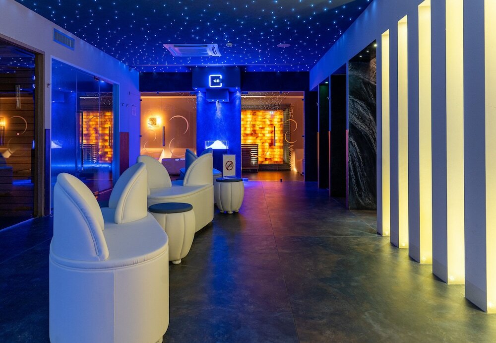 Фото The Moon Boutique Hotel