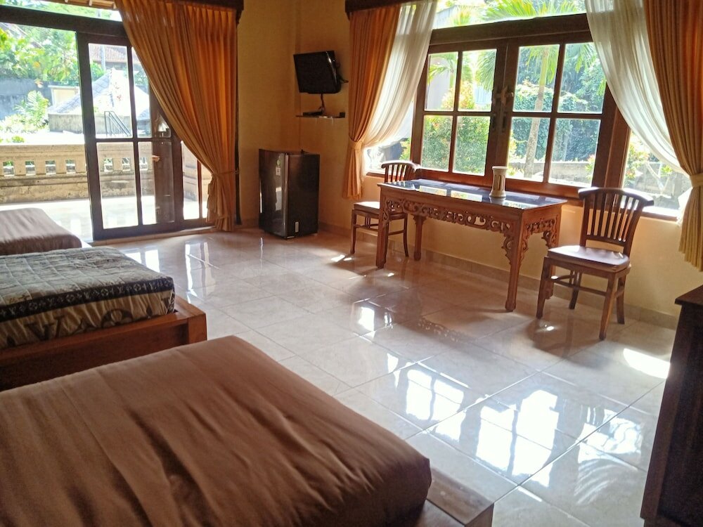 Фото Monkey Forest Bungalow