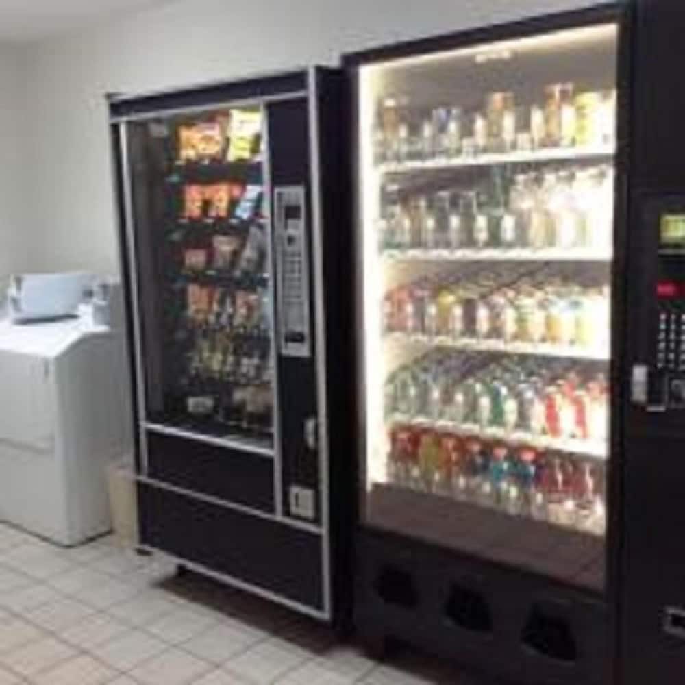 Фото Ramada by Wyndham Oceanside