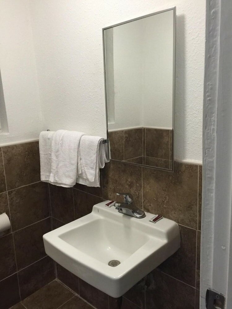 Фото Hollywood Roxy Hotel