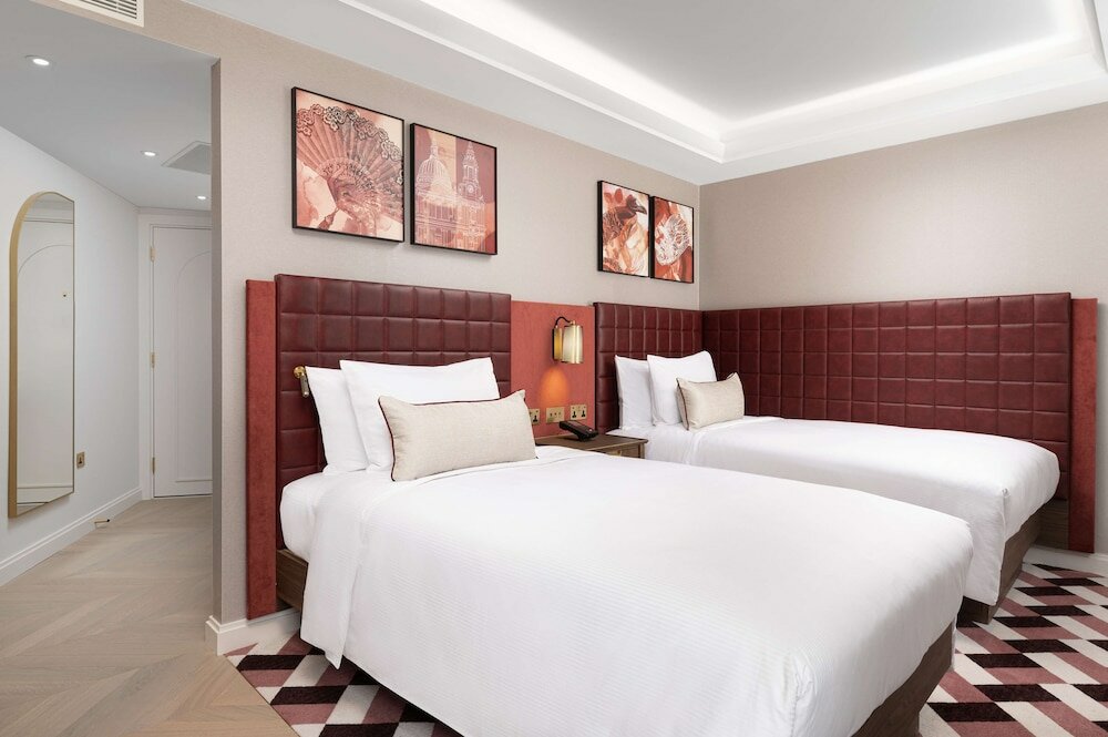 Фото Lost Property St. Paul's London, Curio Collection by Hilton