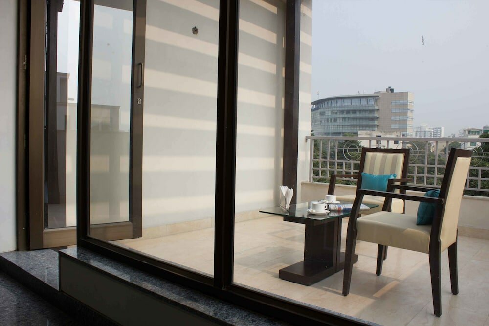 Фото Stately Suites MG Road