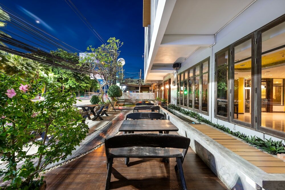 Фото The Jomtien Twelve