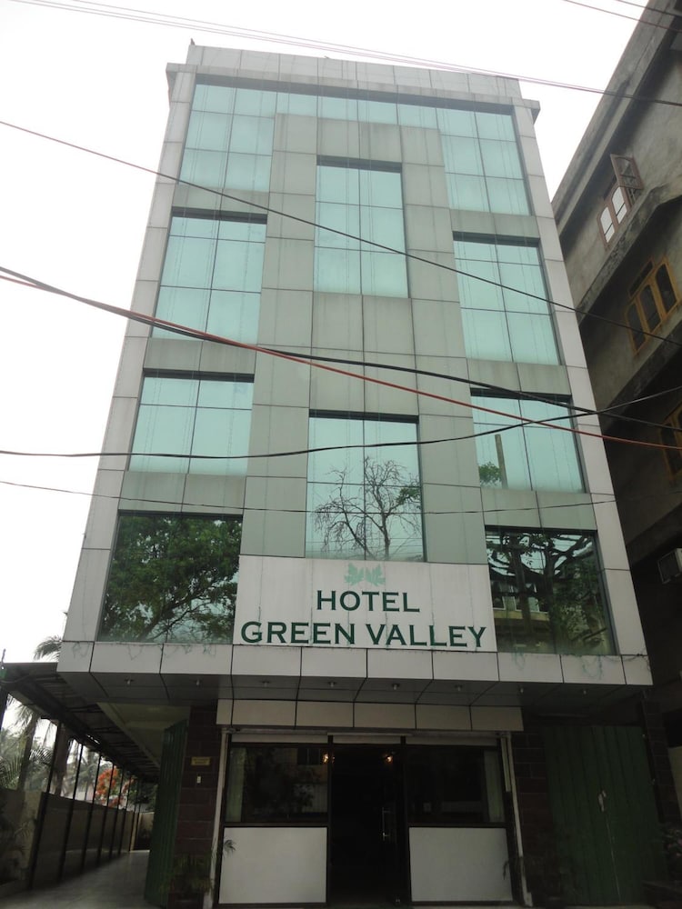 Фото Green Valley Hotel