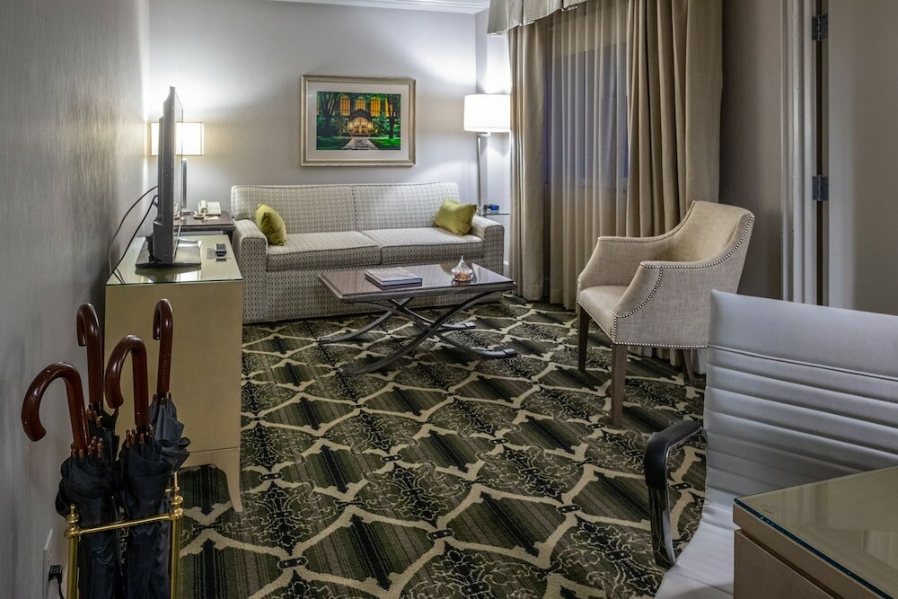 Фото Bell Tower Hotel