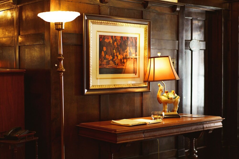 Фото Leaside Manor by The Leaside Group