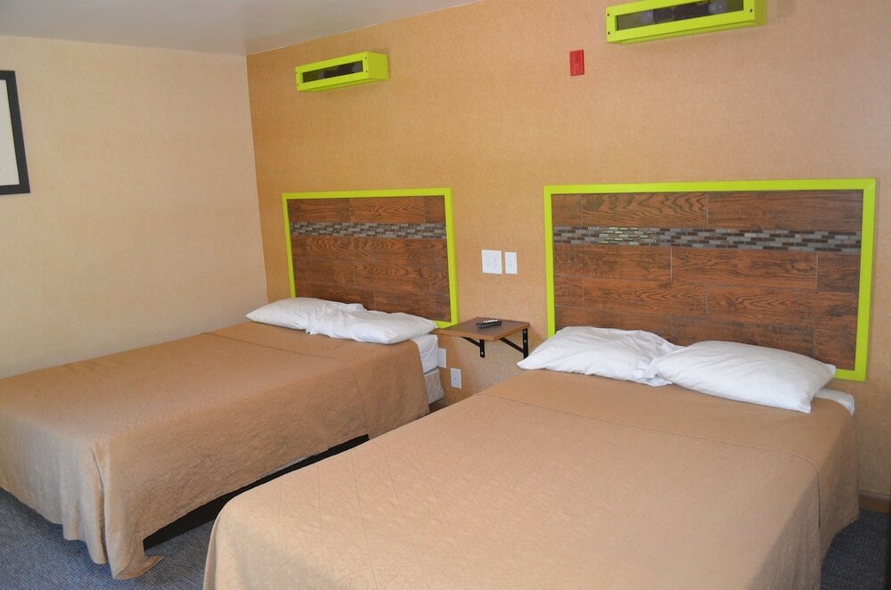 Фото Carleton Circle Motel Falmouth