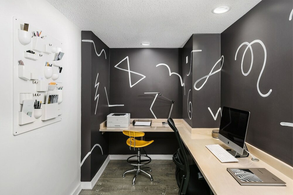 Фото The Line Hotel