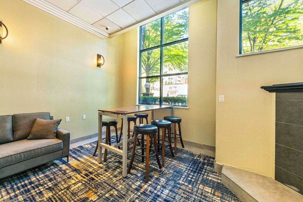 Фото Grand Park Hotel & Suites Downtown Vancouver