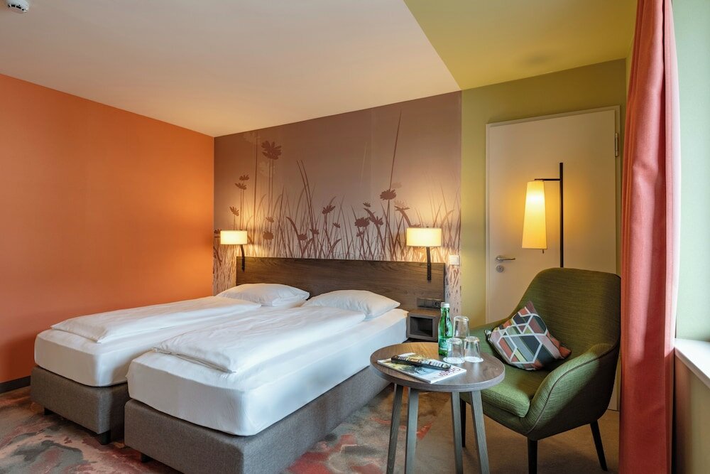 Фото Hwest Hotel Hall