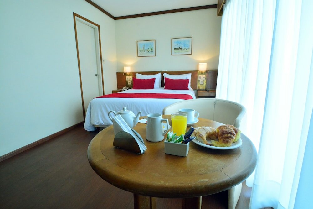 Фото Oxford Hotel