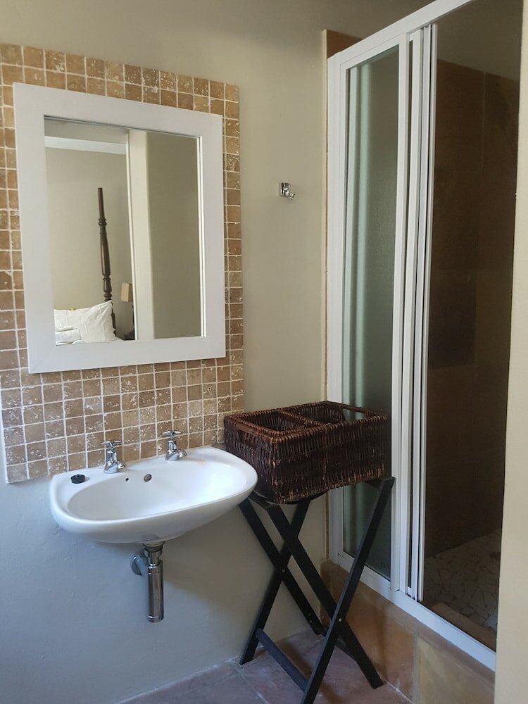 Фото Melkbosch Guesthouse